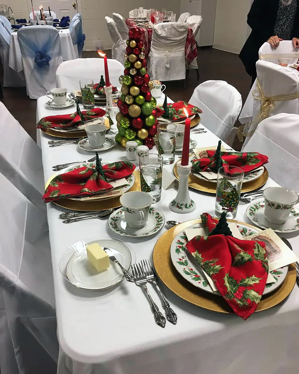 Table setting at the Altar Society Advent Celebration, beautiful